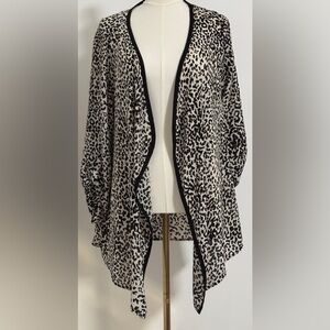 Kimono Size Medium Animal Print SKU 14